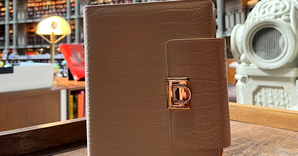 Croco vs Belt: Confidence or Classic Order?