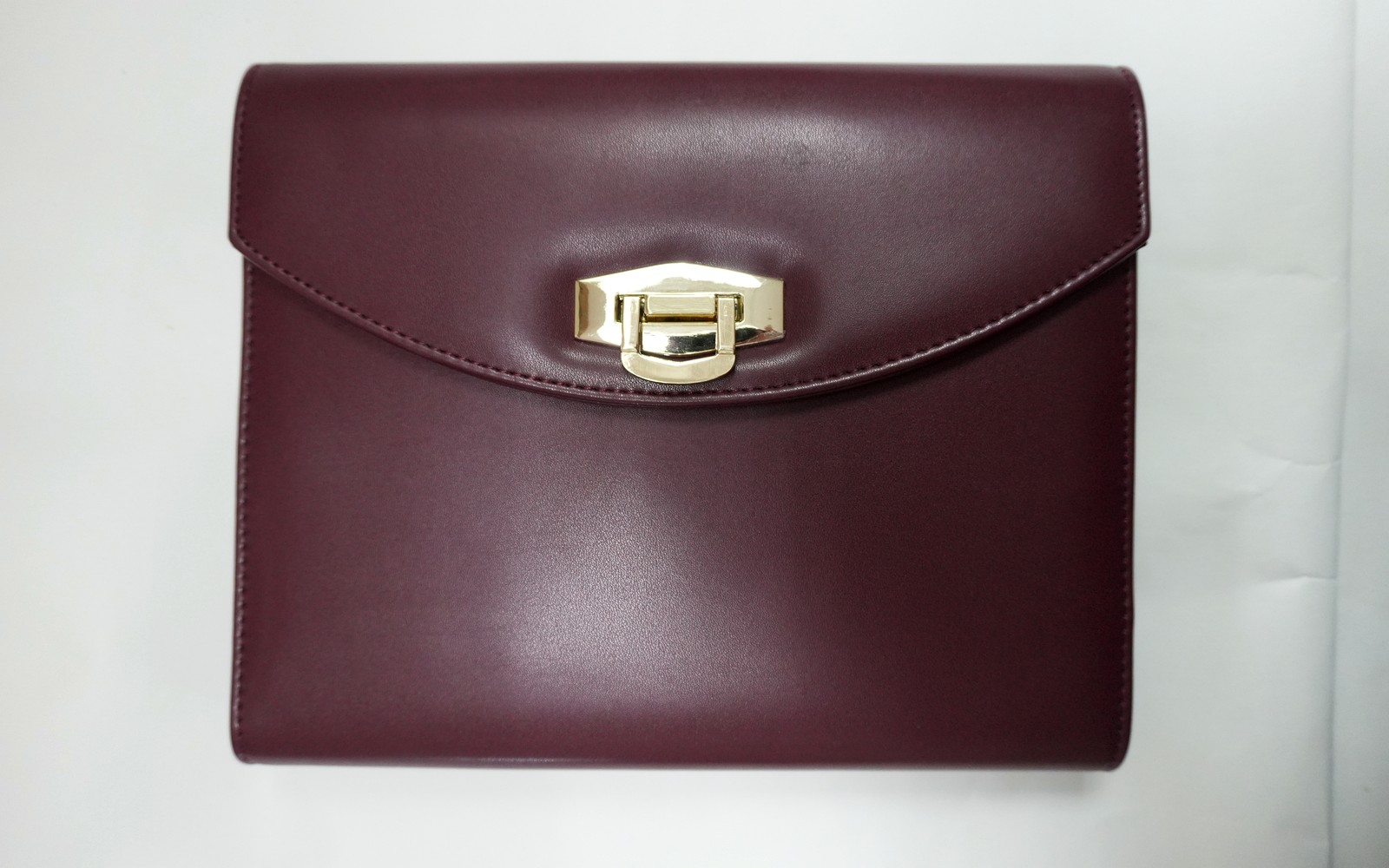 The Terence smooth-cover clutch planner ready for a professional day