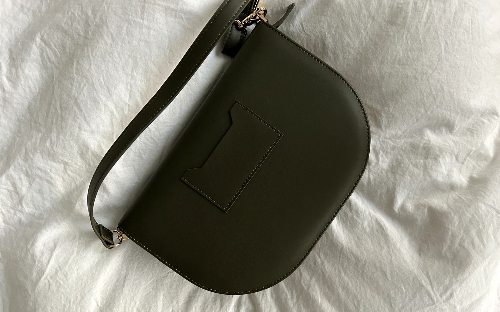 EGOSUNNY Luna planners carried outdoors as a fashion accessory