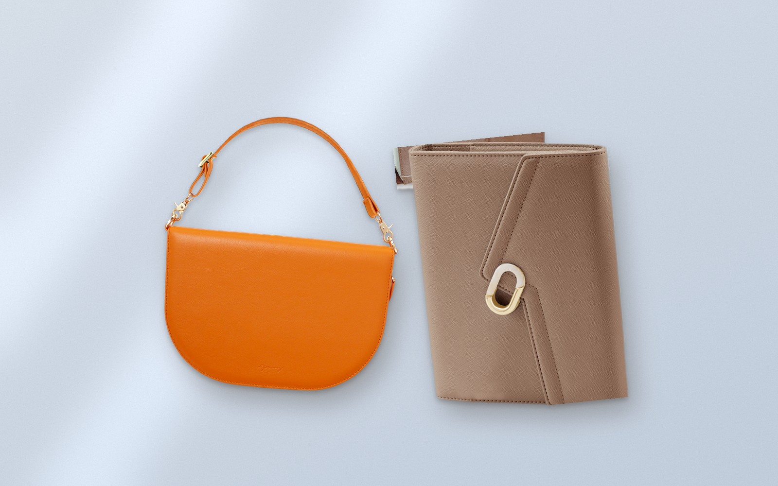 Beige EGOSUNNY Croco planner shown open and closed